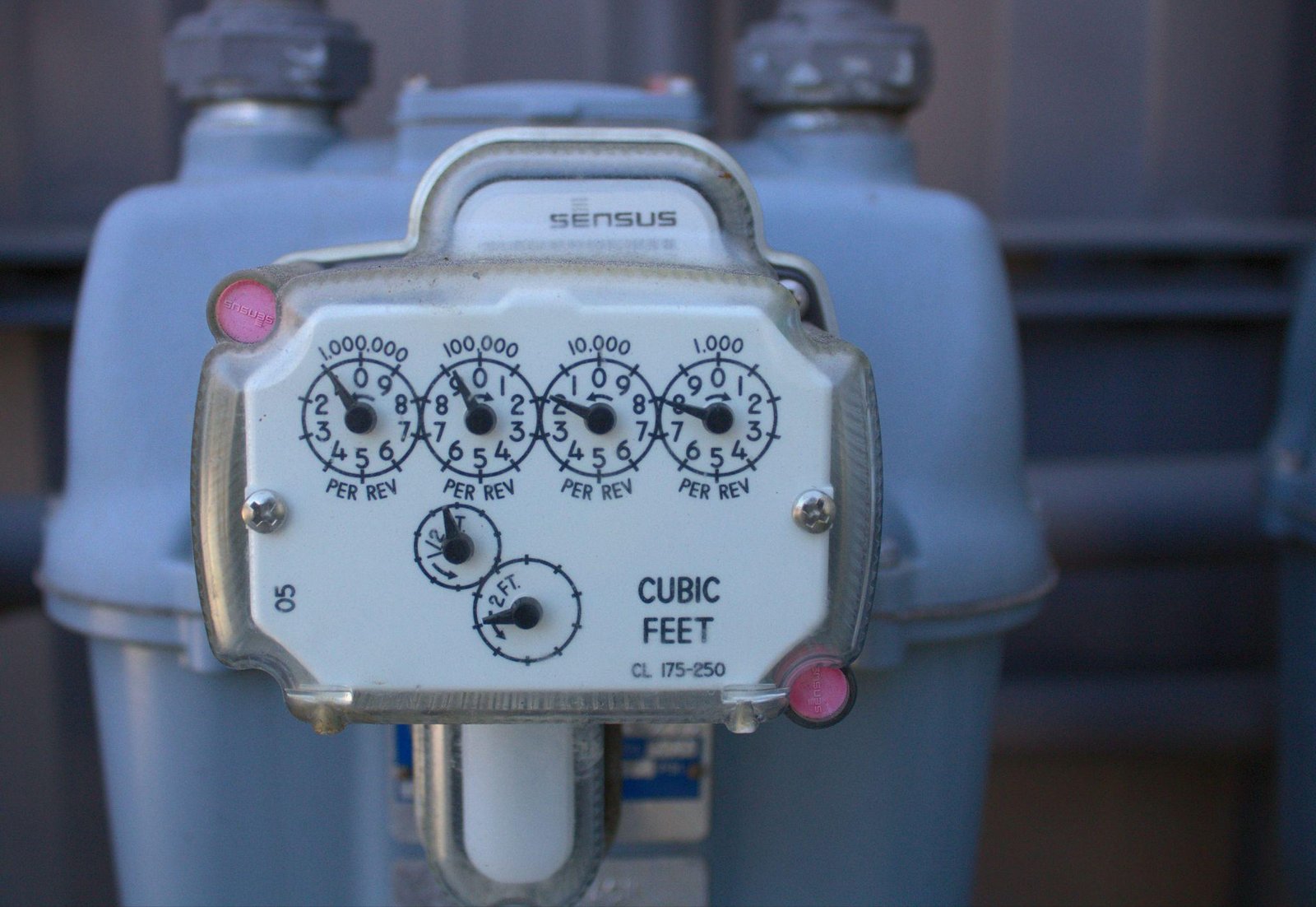 Close-up of a meter

Description automatically generated