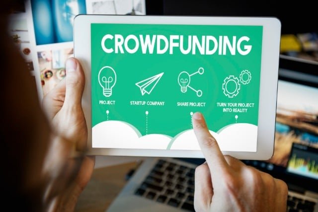 Step-by-step chart on how to initiate a crowdfunding campaign, highlighting essential strategies for success.
