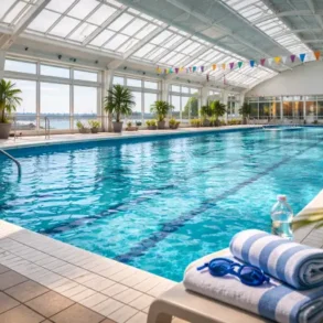 Guinea Gap Baths guide to the best spots for relaxing, swimming, and pictures plus tips on timing, prices, and nearby coastal attractions.